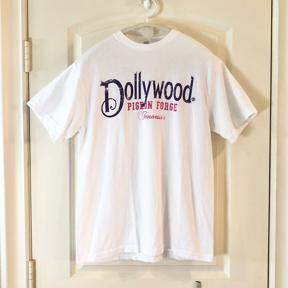 Dollywood Pigeon Ford Tennessee T-shirt large
